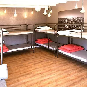 Su Hostel Nieuw-Vennep